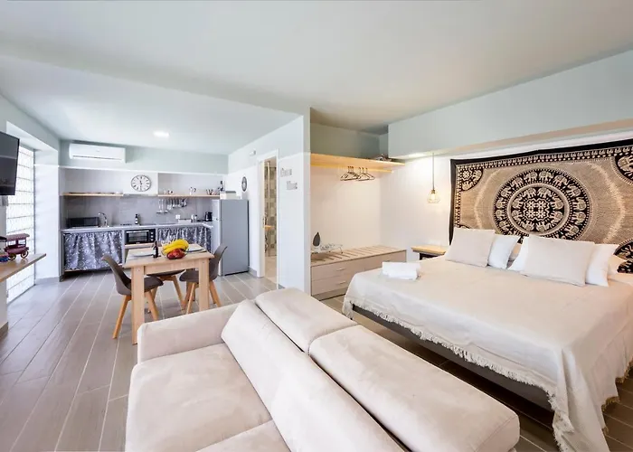 Eva's Paradise Garden, Poolside Cozy Haven In Kos Appartement *